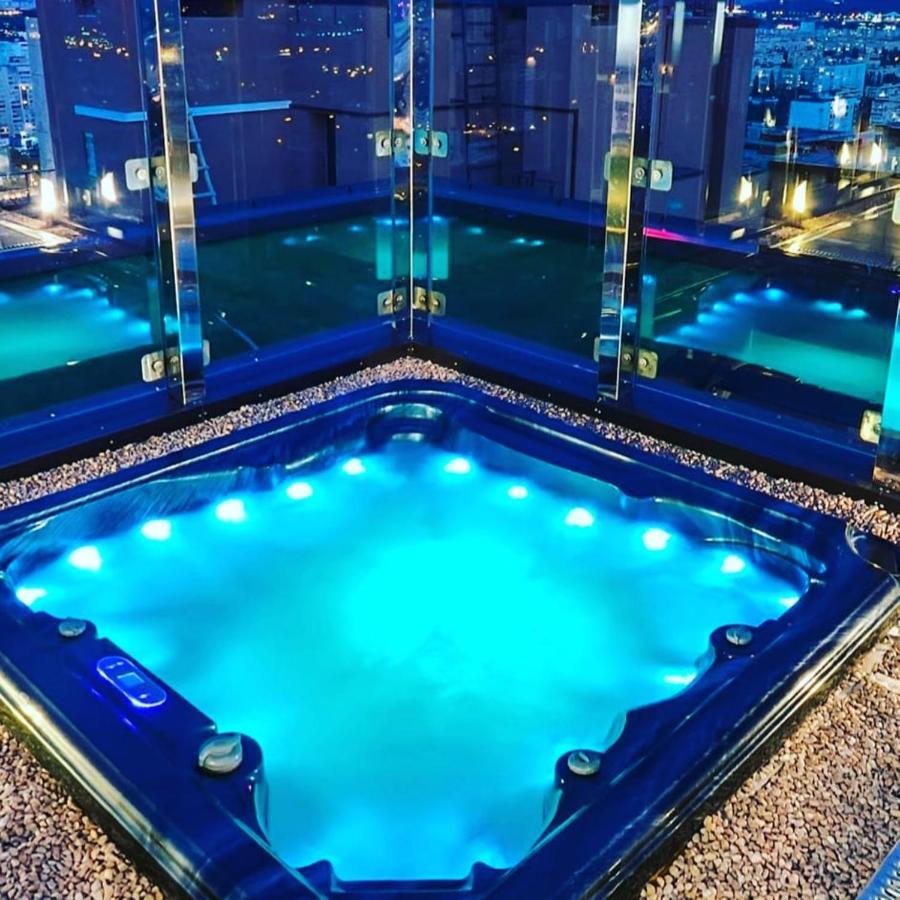 1 Room 60M2 Center Of Obolon Near River Side. With Terrace. 22 Floor Kiew Exterior foto